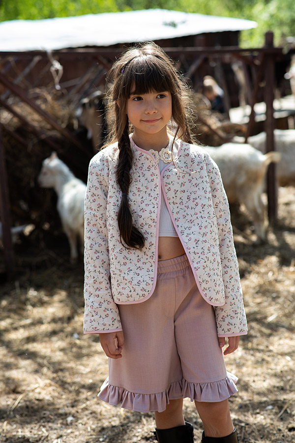 Розовый детский жакет с цветочным принтом из муслина