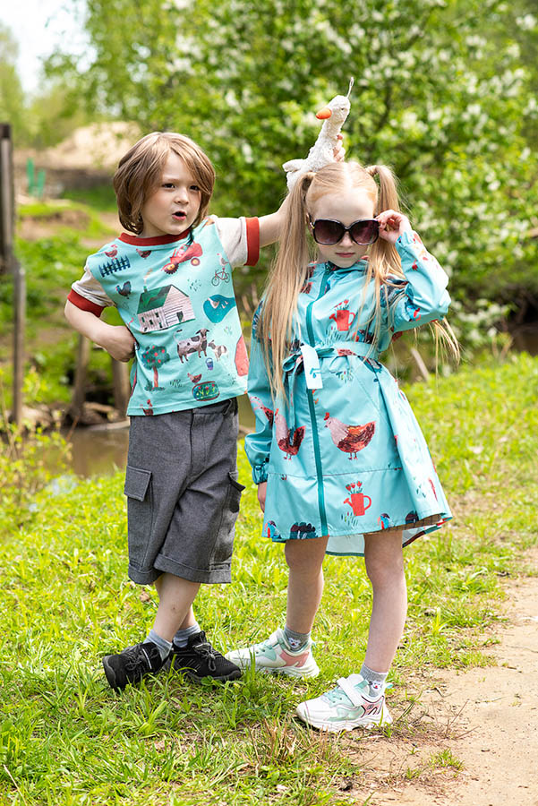 Зеленая футболка с принтом "Домик в деревне" для мальчиков и девочек