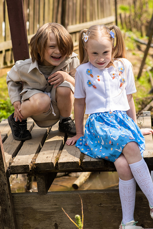 Белый детский хлопковый топ в рубчик с вязаными цветами