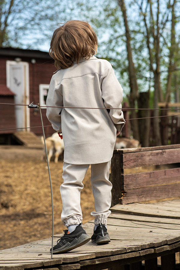 Серая льняная рубашка на мальчика