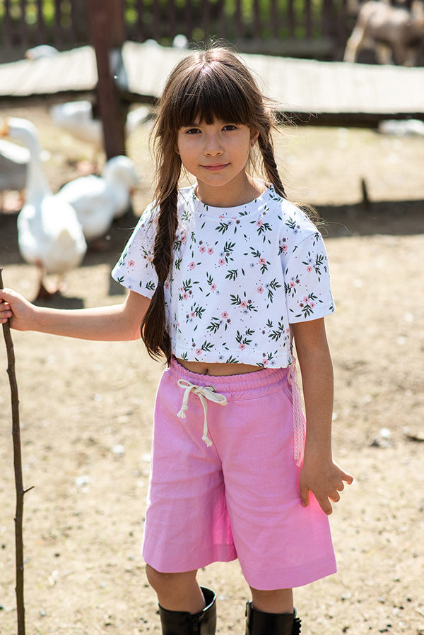 Льняные розовые детские шорты на девочку