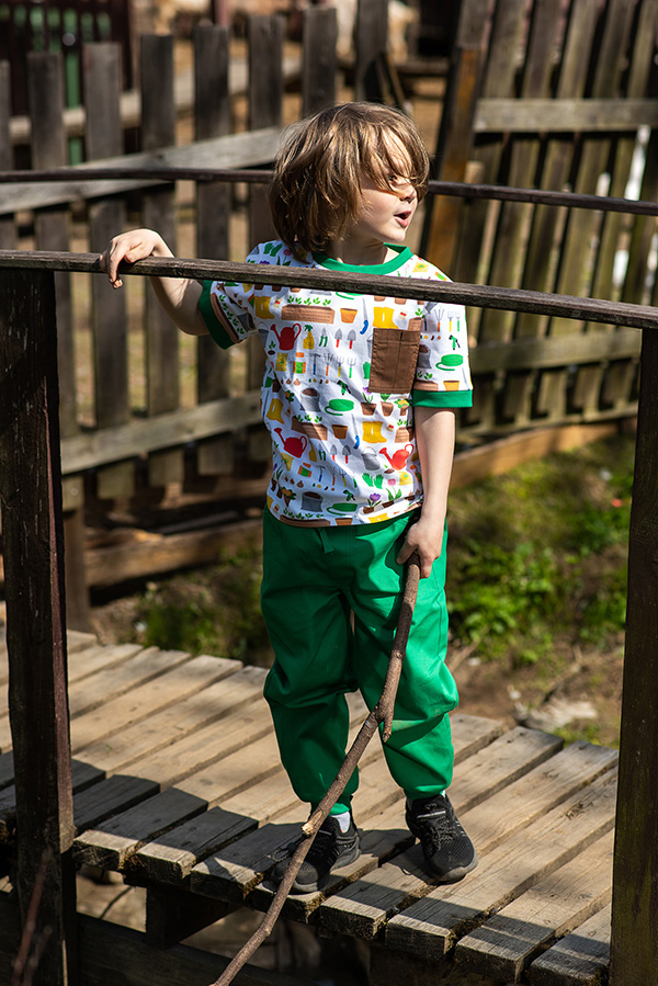 Универсальная детская футболка с принтом "Дачные инструменты"