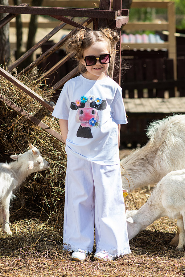 Широкие белые детские джинсы с необработанным краем