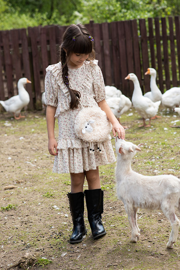 Детская сумочка из искусственного меха "Овечка"