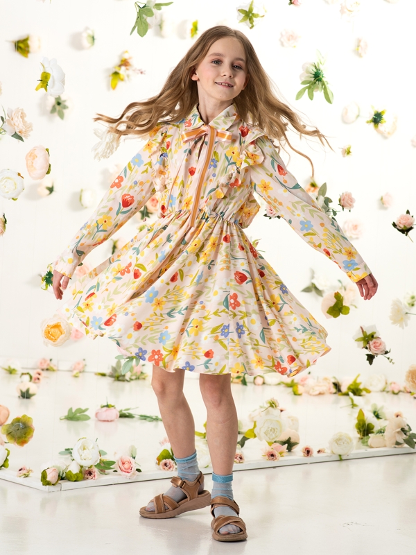 Бежевое цветочное детское платье с бантом на воротнике
