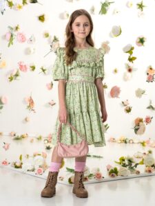 Зеленое цветочное платье из вискозы с мелким цветочным принтом