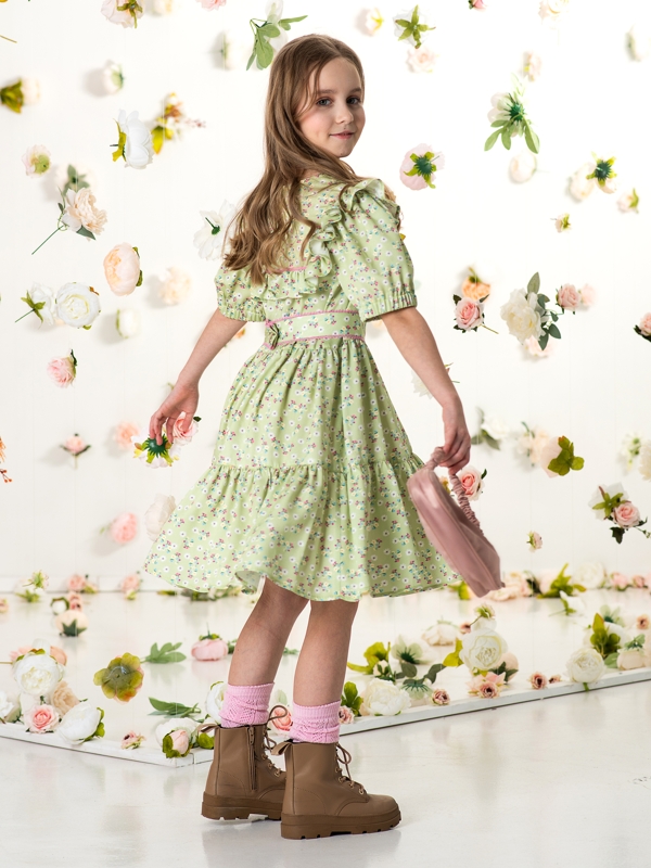 Зеленое цветочное платье из вискозы с мелким цветочным принтом