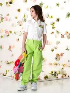 Салатовые детские джинсы свободного кроя на девочку