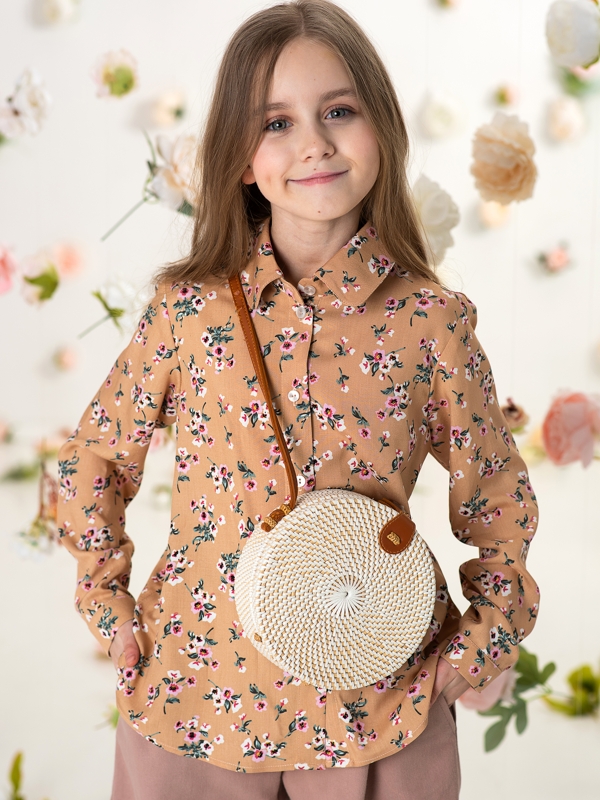 Бежевая детская рубашка в цветочек на девочку