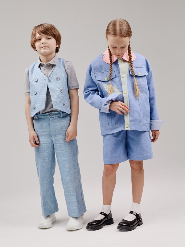 Льняной Двубортный Жилет в Клетку Голубого Цвета с Регулятором Объема