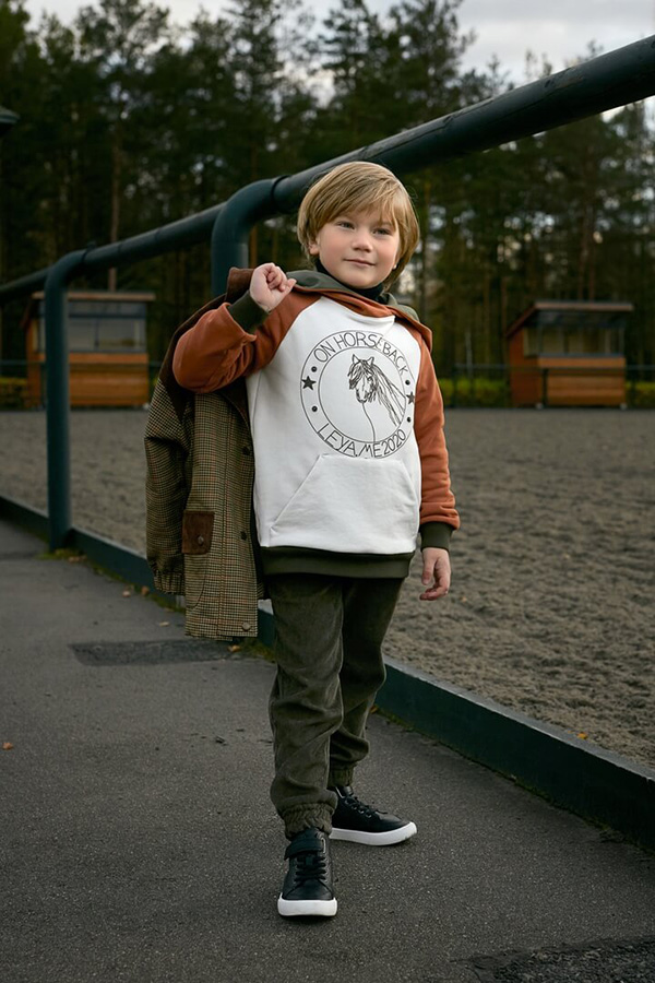 Темно-зеленые вельветовые детские брюки для мальчика