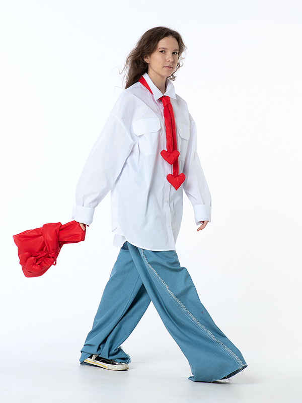 Комплект "Стрелы амура" -  базовая белая рубашка оверсайз и шарф - галстук с сердцами