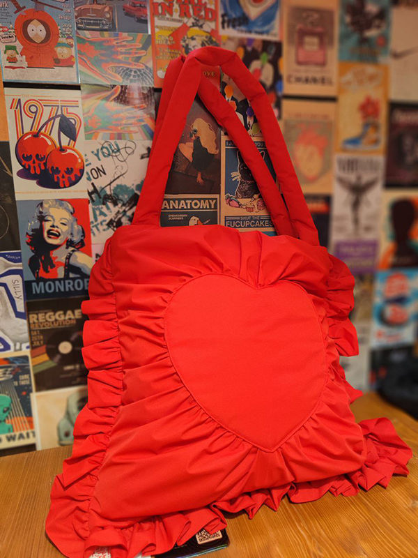 Ярко красная сумка-шоппер с драпировками "Сердце"