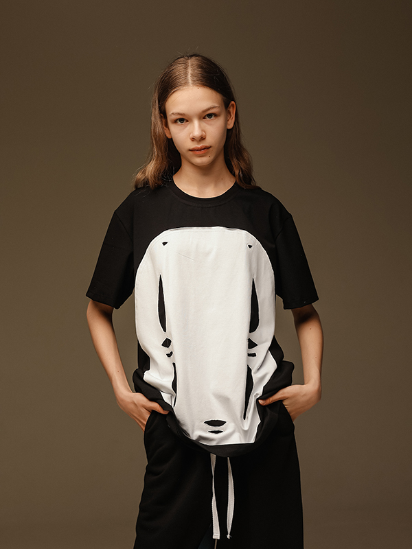 Черно-белая детская футболка "Безликий" по мотивам мультфильмов Миядзаки