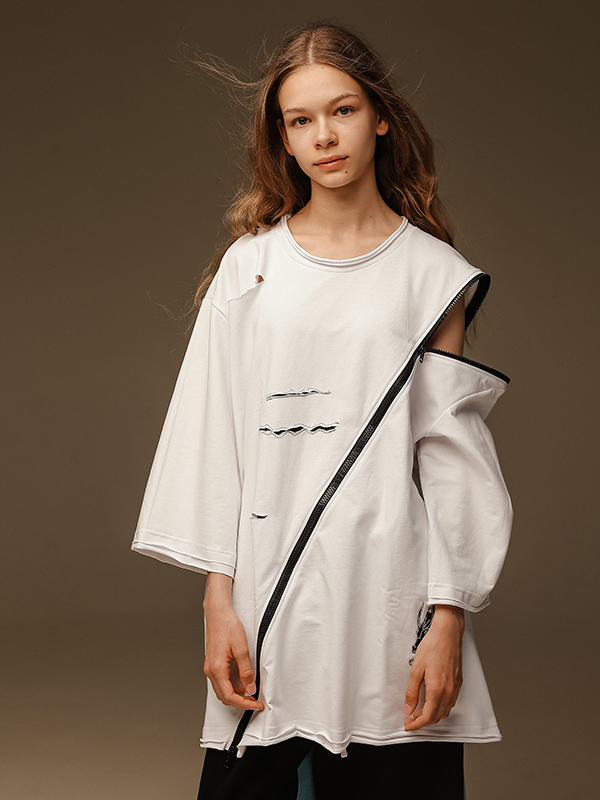 Объемная белая футболка-трансформер униекс с молнией