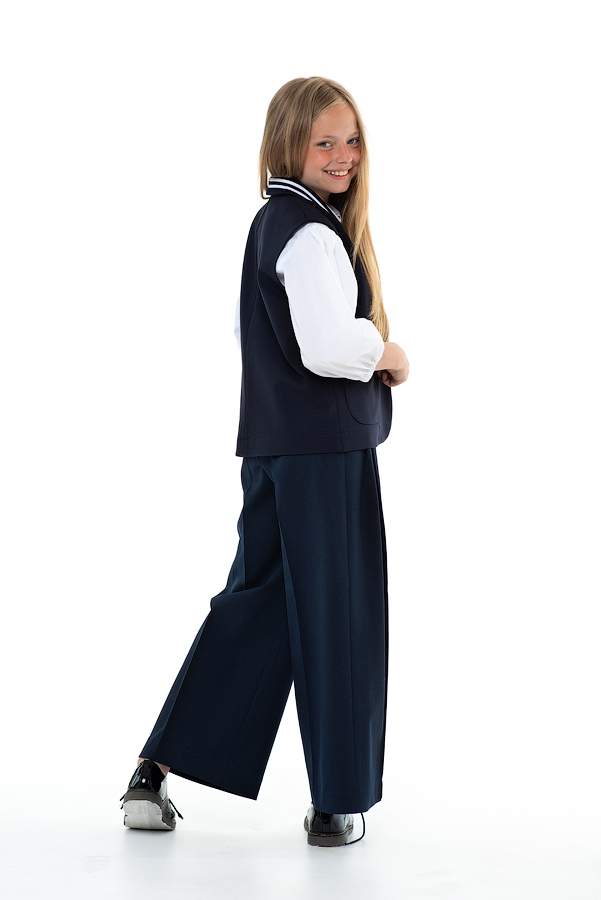 Широкие детские синие школьные брюки со стрелками на девочку