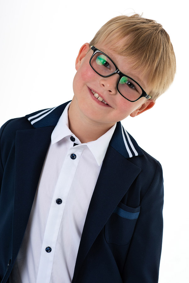 Классическая белая школьная рубашка с синими пуговицами для мальчика