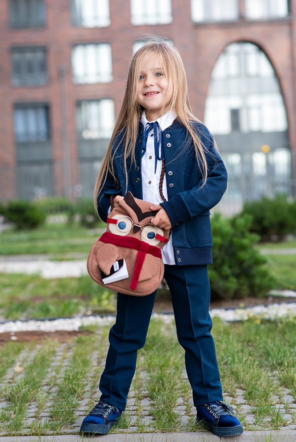 Школьные брюки для девочки синие со стрелками