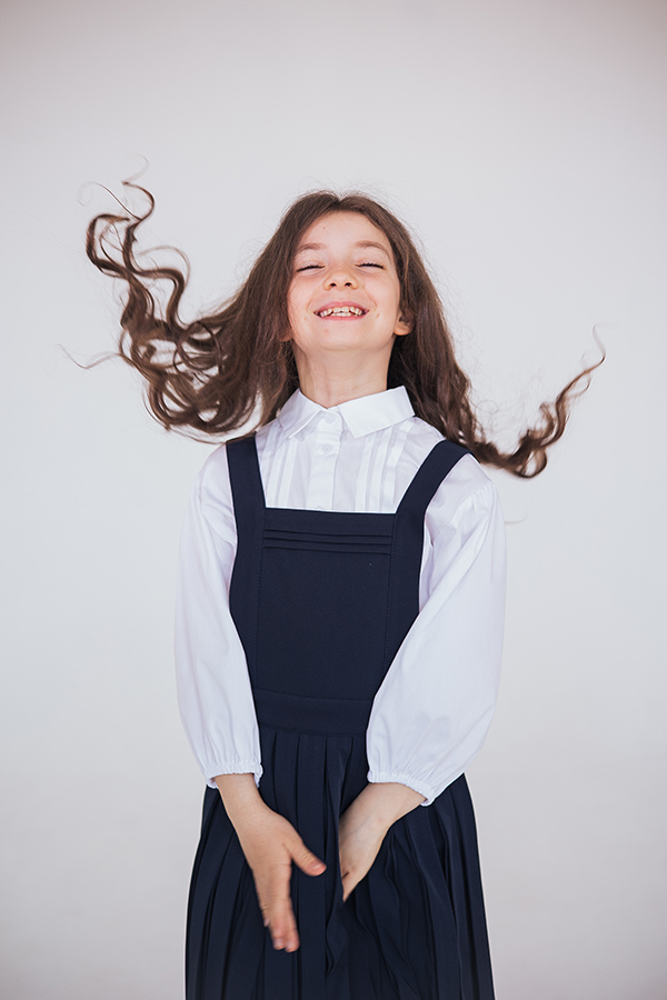 Белая школьная блузка с широкими складками на груди и рукавом "три четверти"